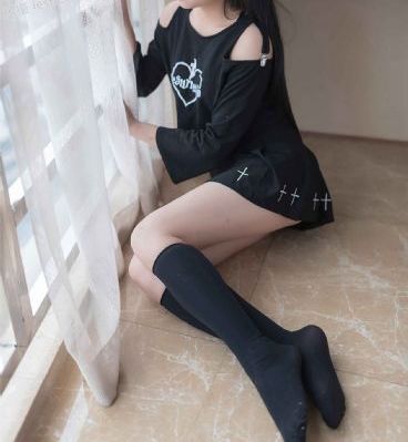 正在播放麻豆_十万网红美女美酱